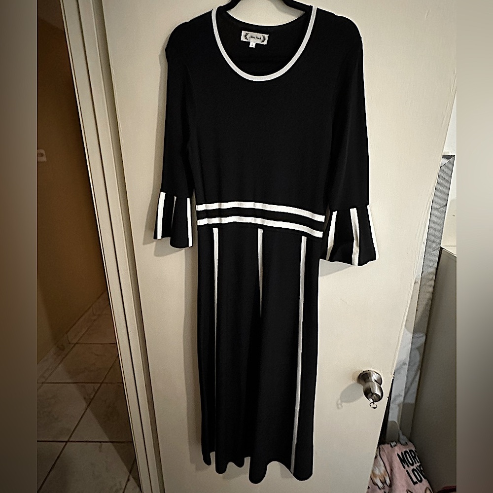 Black modest dress